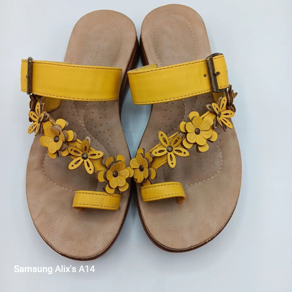 Annie Comfort Abetsy Size 5.5 Yellow Sandal Flowers - Picture 6 of 9